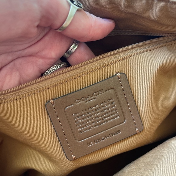 COACH PURSE - Picture 2 of 5